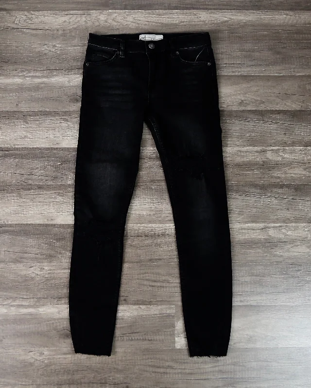 Free People - Shark Bite Raw-Hem Ripped Crop Skinny Jeans in Black